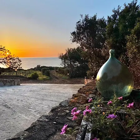 La Pavoncella 2 * Marina di Gairo